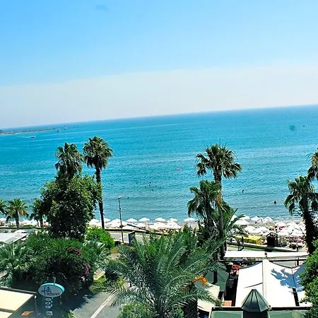 Side Bay Hotel